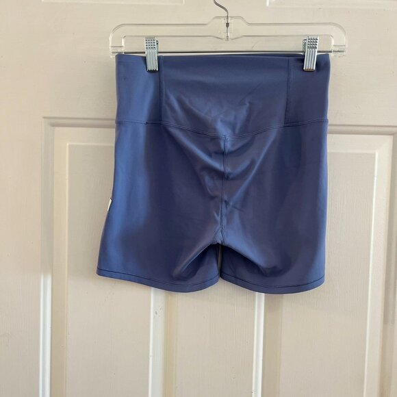 Vuori Woman's Active Wear Yoga Exercise Allthefeels 4" Shorts Sz med - Picture 4 of 7